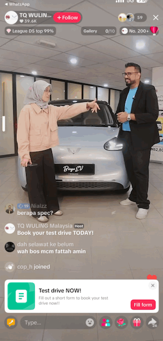 Penonton membuka borang pandu uji dalam live stream TikTok